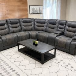 Stallion 6-Piece power Reclining sectional 