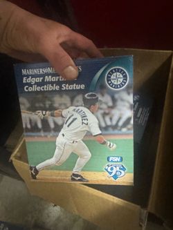 10 pack of misc mariner bobbleheads