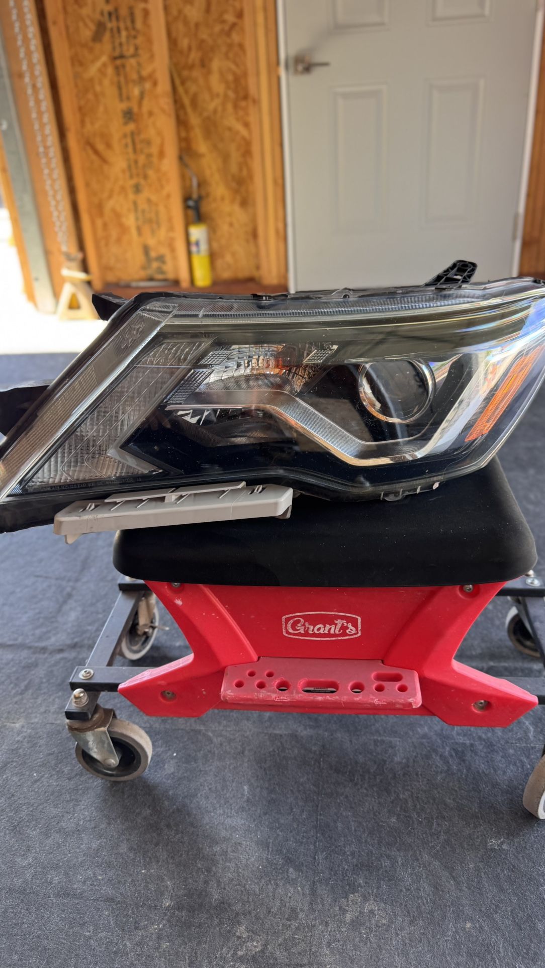 2019 Nissan Pathfinder Driver Headlight