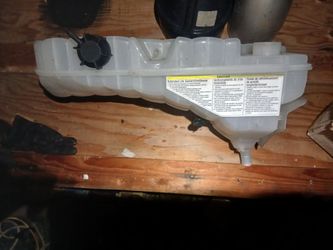 Coolant reservoir for Pete with isx cummins fits many trucks