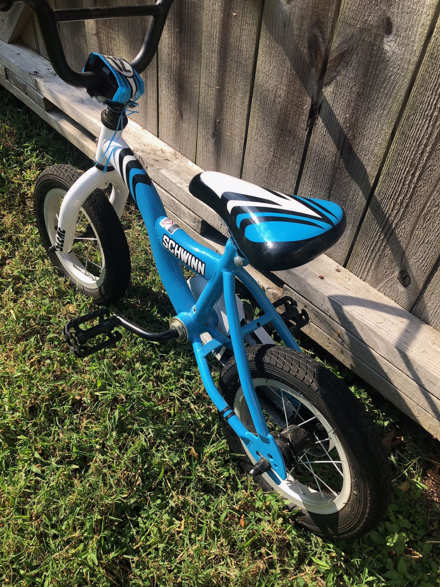 Kids Schwinn bike like new!