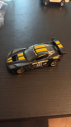 Hot Wheels Hot Wheels 2007 Treasure Hunt Corvette C6R # 04 LOOSE Corvette Die-Cast Car #22