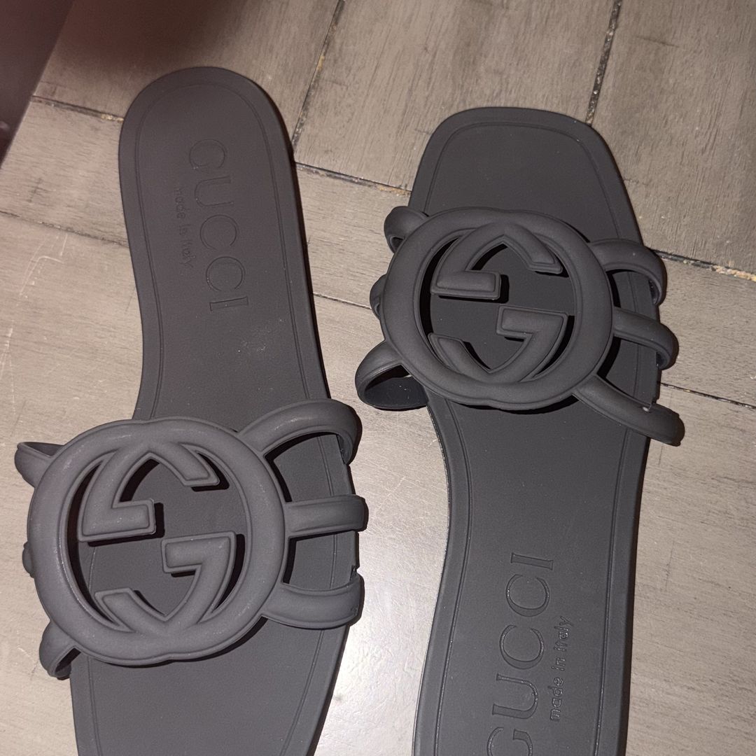 Gucci slides size 7 women