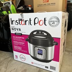 Crock-Pot Large 8 Quart Oval Manual Slow Cooker, Stainless Steel for Sale  in Chula Vista, CA - OfferUp