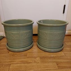 2 Large Gardening Pots 