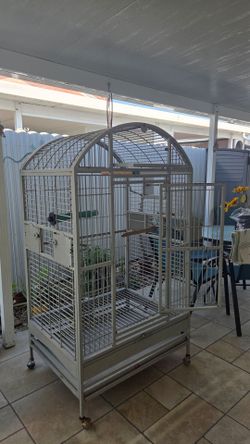 Large Dome Top Parrot Bird Cage on Wheels