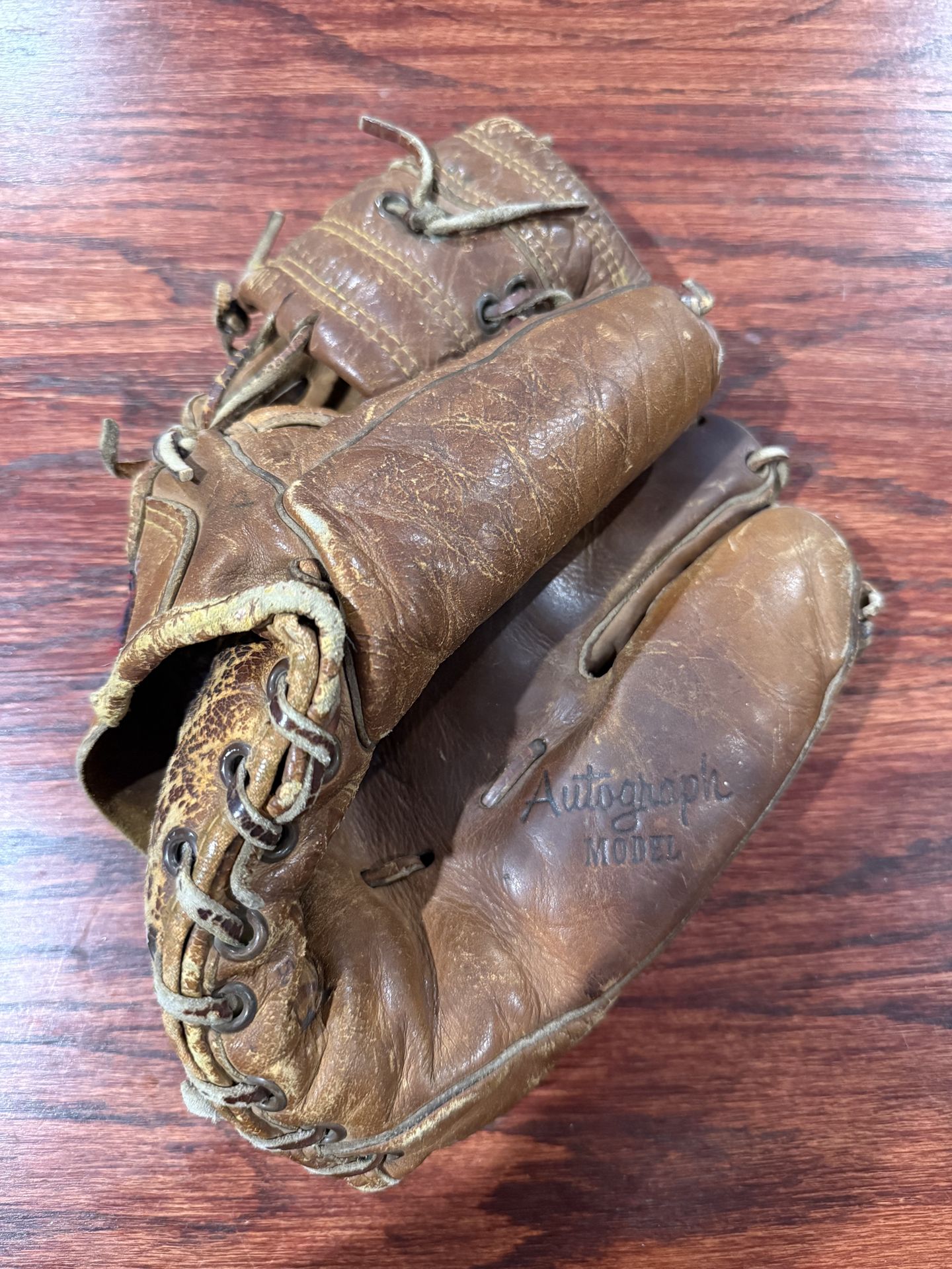 Vintage 1928–1932 Spalding “Wrist-Lock” Baseball Glove -Metal Medallion -Pre-War Fielding Glove
