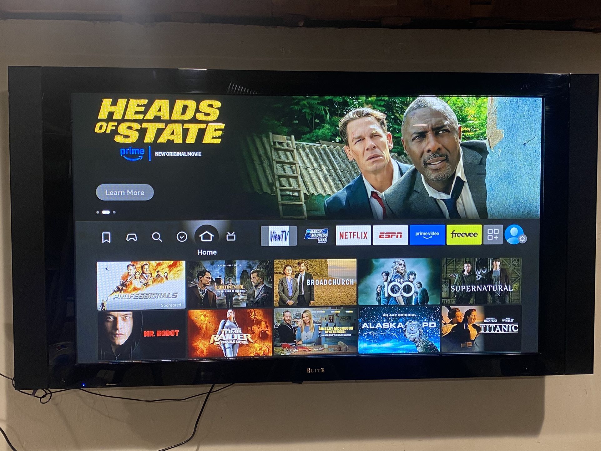 60” Pioneer Elite Plasma TV W/mount And Remote Control