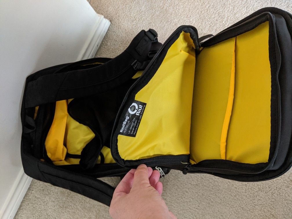 Anti-theft laptop backpack (Riutbag brand)