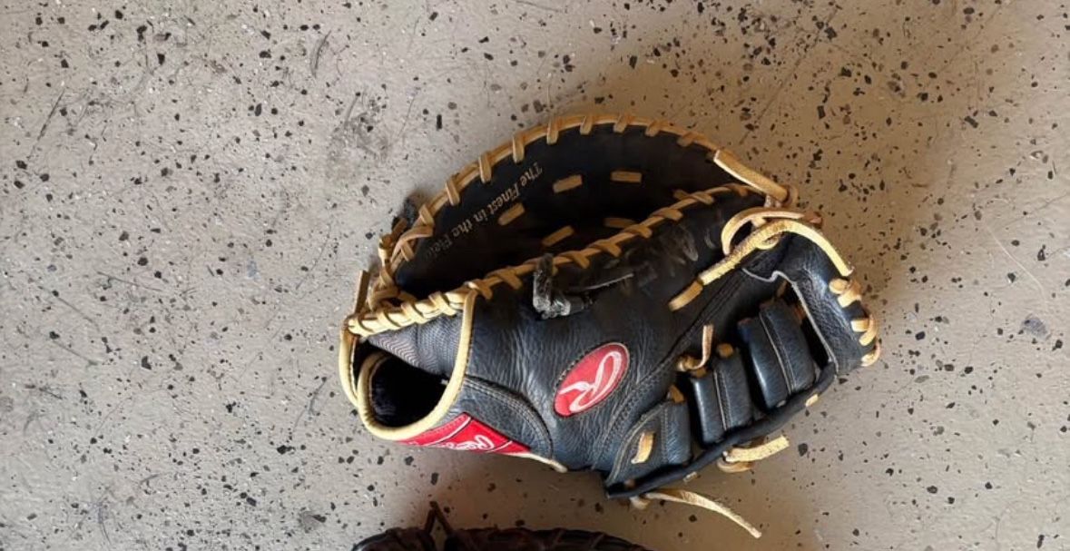 Rawlings 1B Glove (LH Throw)