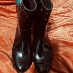 UGG Rainboots