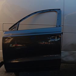2015-2018 Audi Q3 Front Door Lh Side Driver Side 