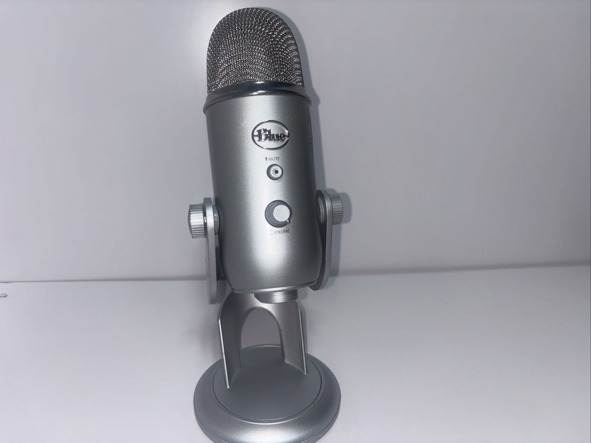Blue Yeti USB Microphone - Platinum