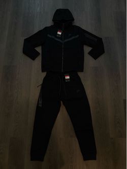 Black Nike Tech Fleece Set