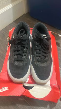 Nike Air Max Low-Top Sneakers sz 7 youth