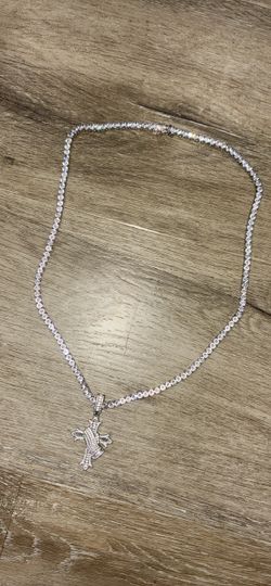 diamond chain with cross pendent