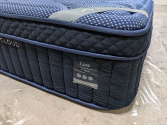 Dreamcloud, DreamCloud Luxe Hybrid Mattress, King, Like New