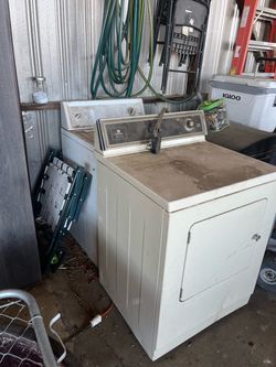 Washer dryer set