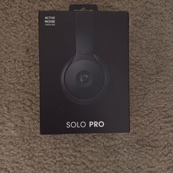 Beats Solo Pro (Black) READ DESCRIPTION 