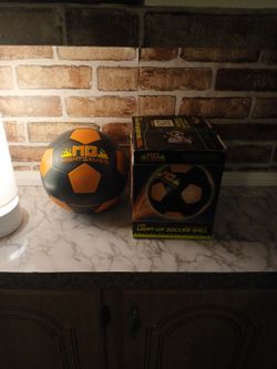 LED LIGHT-UP SOCCOR BALL