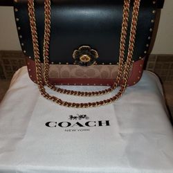 Signature Canvas Madison Bag Coach