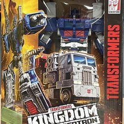 Transformers - Kingdom WFC Trilogy - Ultra Magnus -