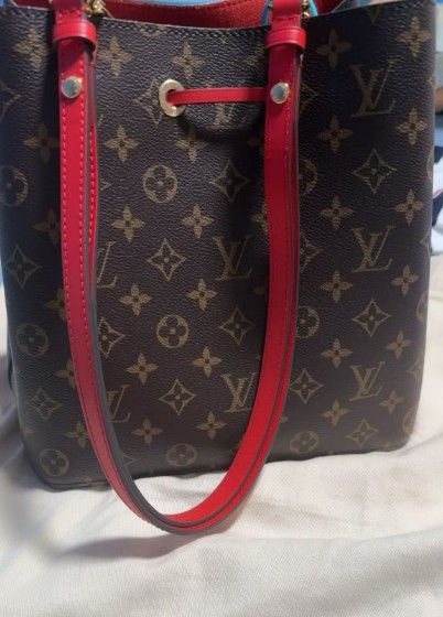 bucket bag