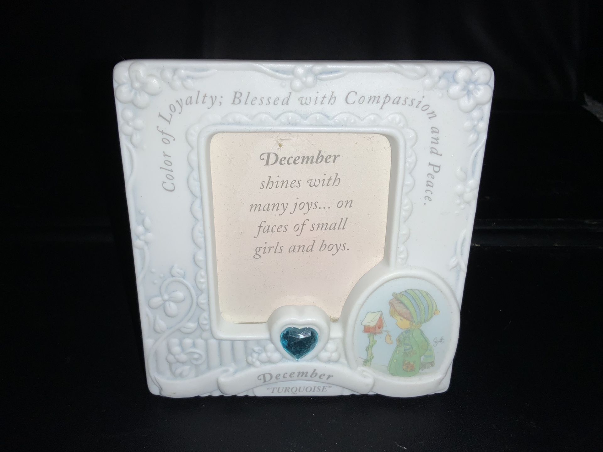 PRECIOUS MOMENTS DECEMBER PICTURE FRAME EXCELLENT CONDITION NO BOX