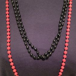 Several Women's Jewelry Necklaces And Earrings 