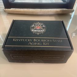 New Kentucky Bourbon Style Aging Kit Mini Oak Barrel Whiskey Gift Set