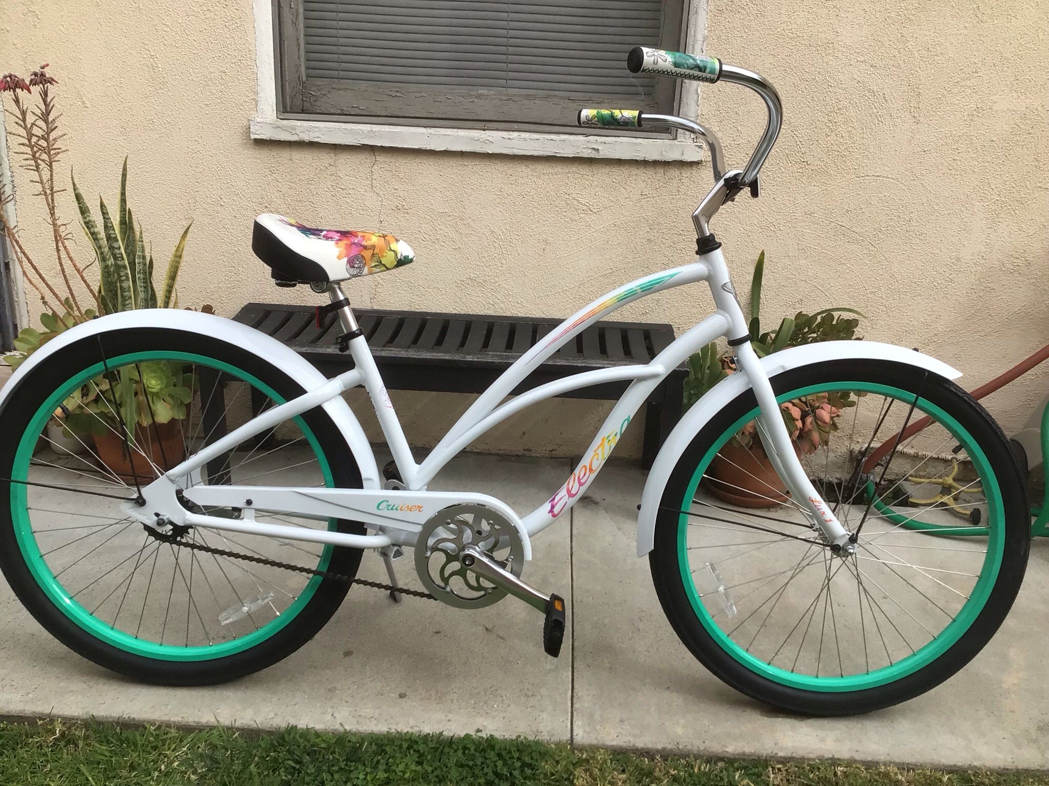 2022 Electra Lux 1 Step Thru Beach Cruiser ** New Condition ** for Sale in Long Beach, CA OfferUp