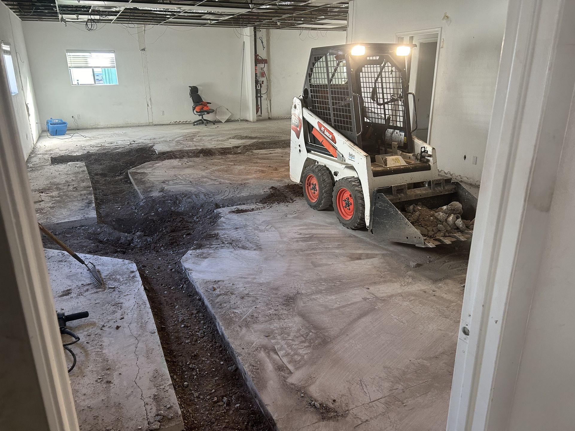 Bobcat Skid Steer Excavator Dump Truck