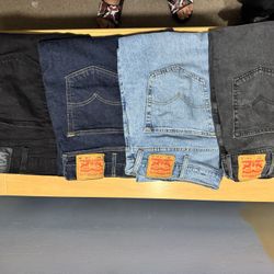 4 Levi’s Jeans New 