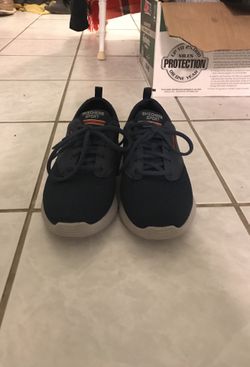New never used sport Schechers