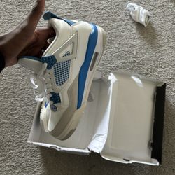 Jordan 4 blue size 7