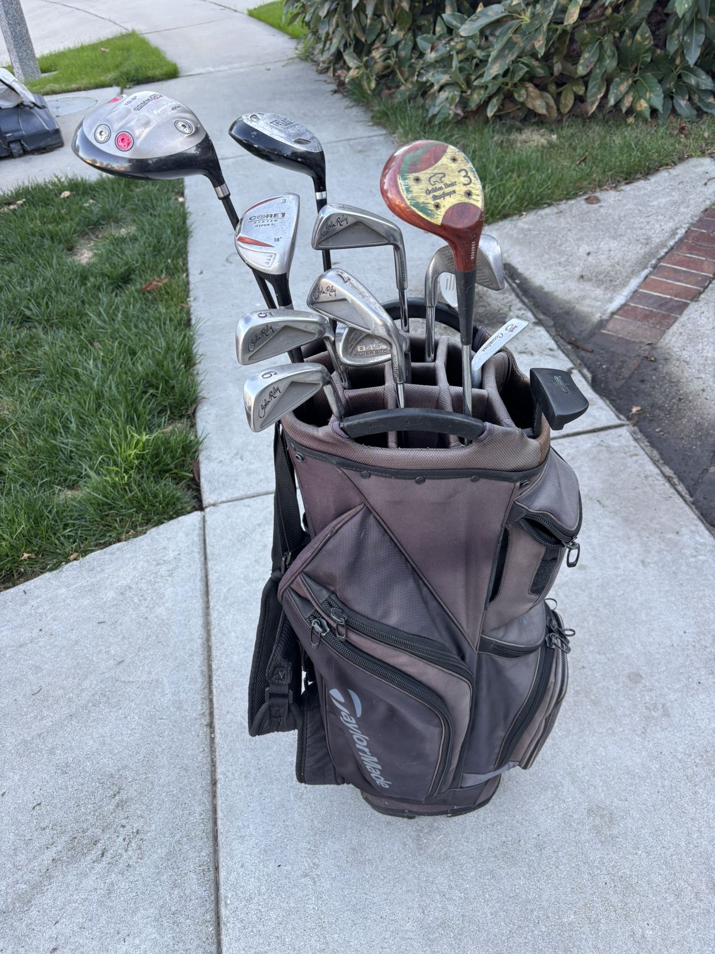 Golf Clubs With Taylormade Golf Bag Right Handed