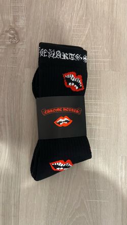 BLACK AND RED CHROME SOCKS
