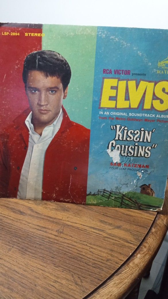 Elvis Bundle: 12 Albums/2 Calendars