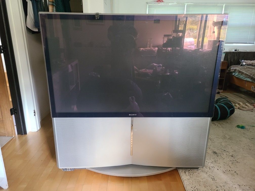 Sony Color Rear Video Projector 57 ", KP-57WV700, Memory Stick Port,DVI HDTV In Port