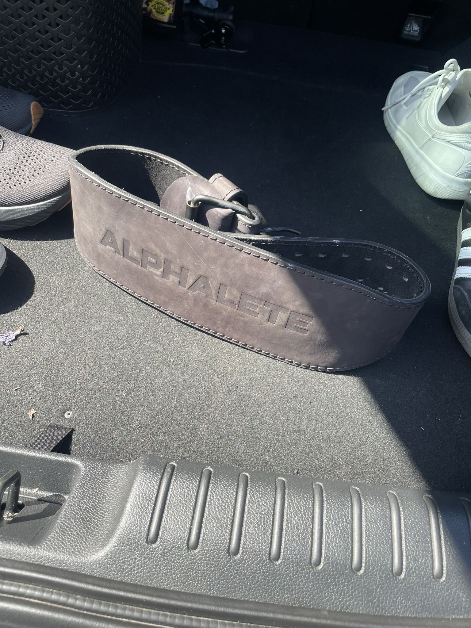 Alphalete Medium lifting Belt