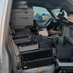 ELECTRICS !!!! $5 EACH.... DVD PLAYERS .....SPEAKERS...... EVERYTHING MUST GO 