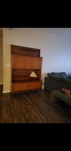 Mid Century Sideboard Credenza Buffet and Hutch Display Cabinet