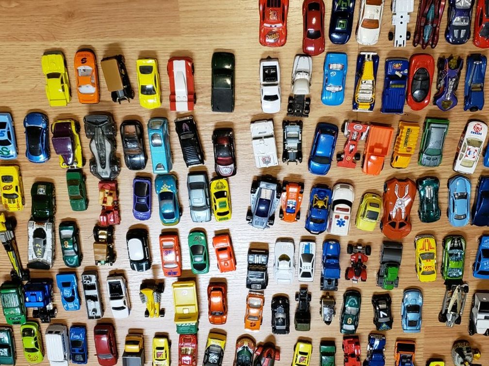 86 Match Box And Hot Wheels Cars And Trucks