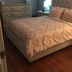 Queen Size Bedroom Set