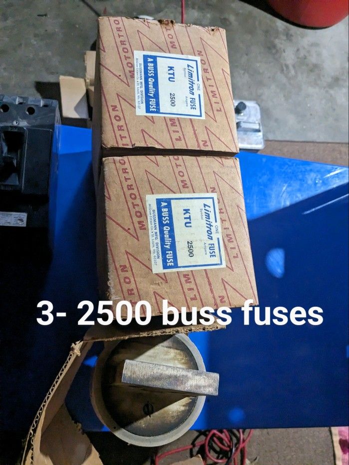 3 Limitron 2500 Bus Fuse