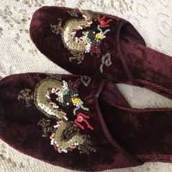Exquisite oriental slippers