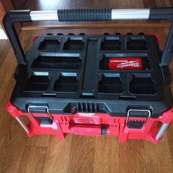 $90 No Lower Large Milwaukee 22-in Pack Out Tool Box With Handle
