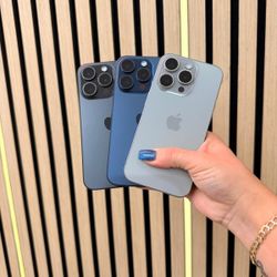 iPhone 15 Pro - UNLOCKED