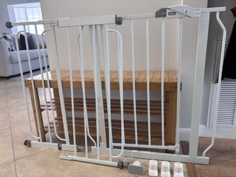 Baby Safety Gate Extra Wide (29-56") with wall protectors