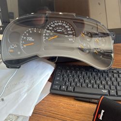 03-06 Chevy Silverado Odometer 